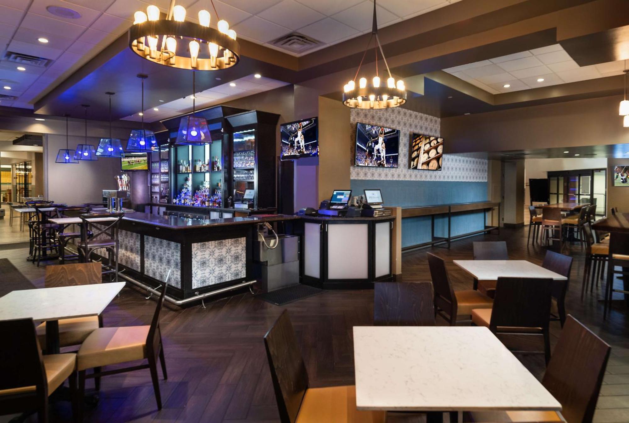 מלון Hilton Lexington Downtown מראה חיצוני תמונה