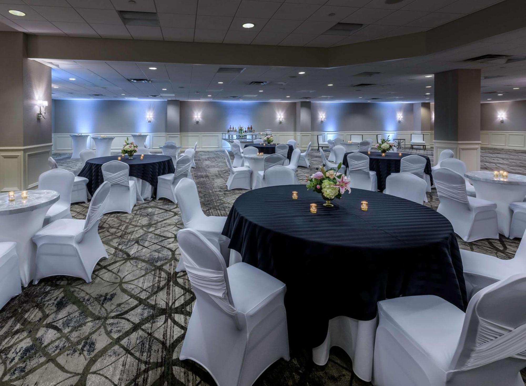 מלון Hilton Lexington Downtown מראה חיצוני תמונה